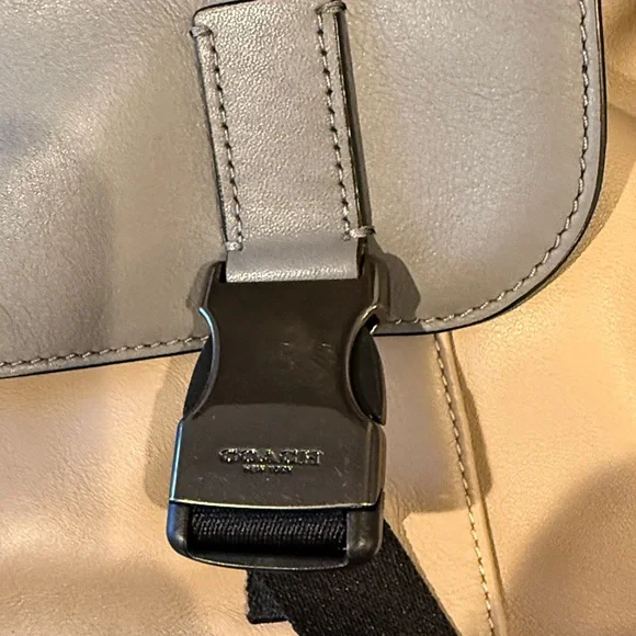 Coach Track Backpack Colorblock Leather QB/Chalk Light Gravel RARE (EUC) (C4019) - Picture 13 of 16